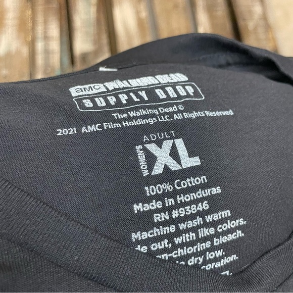 The Walking Dead Supply Drop Exclusive Negan Women's Tee - Picture 2 of 2